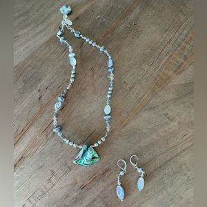 Tres Jolie Necklace & Earrings Set